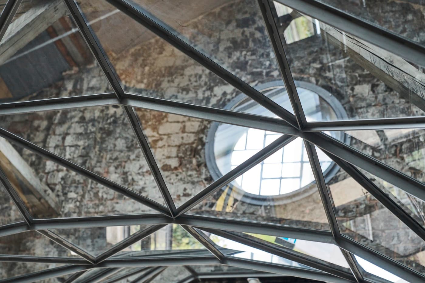 Festive glass roof for weddings